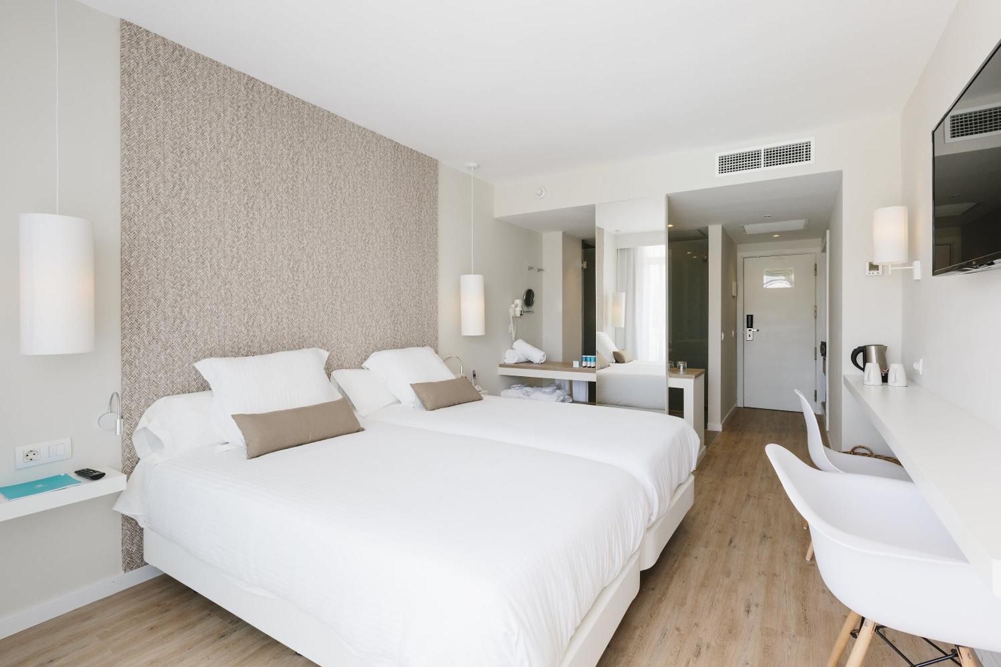 Aluasoul Ibiza - Adults Only Hotel Es Canar  Bagian luar foto